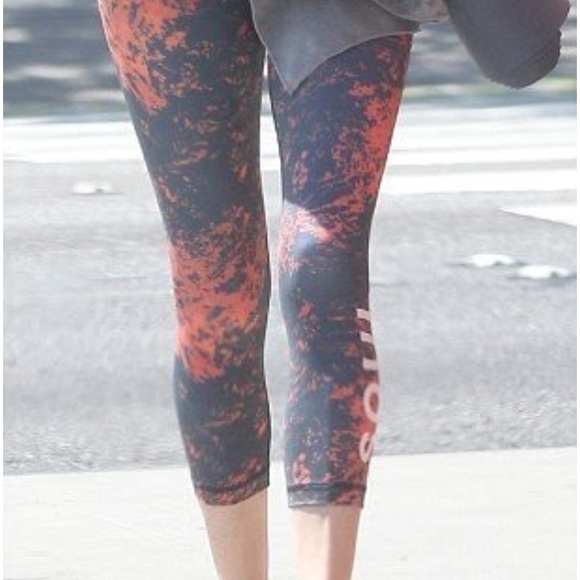 Soulcycle paint splattered capris - Picture 4 of 8